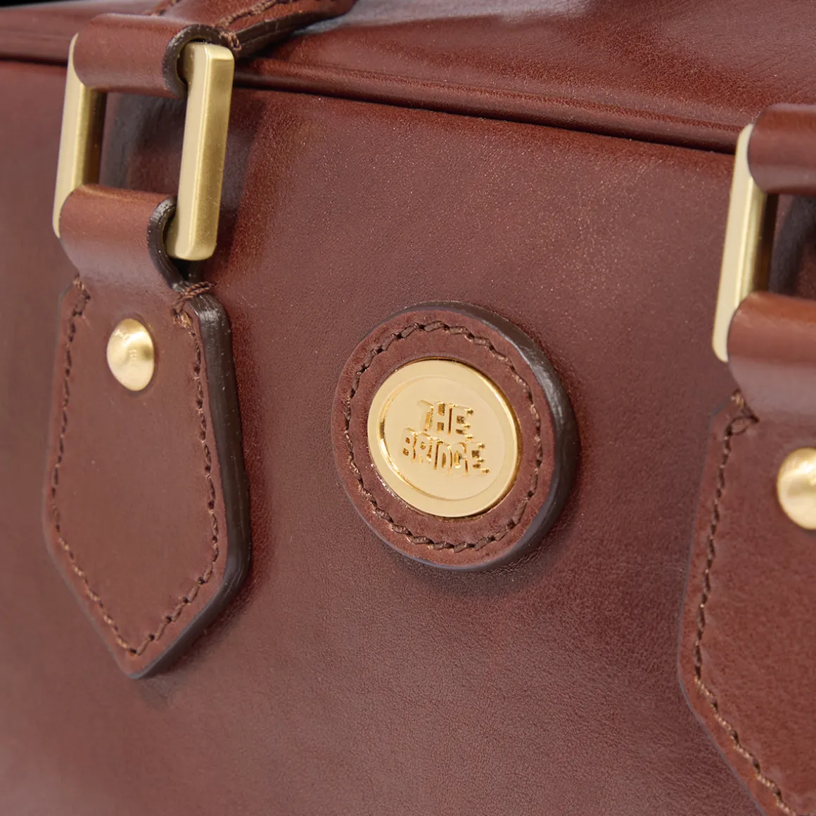 Bauletto in pelle con tracolla removibile