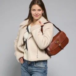 Borsa a spalla in pelle grande con patta frontale