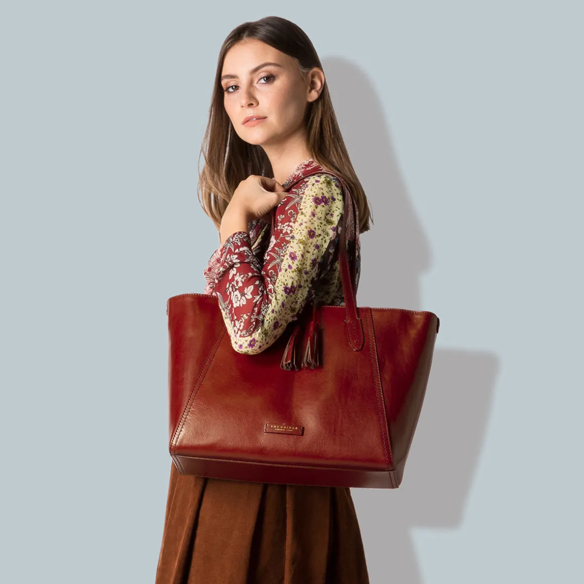 Borsa shopper pelle con nappine