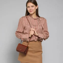 CROSSBODY
